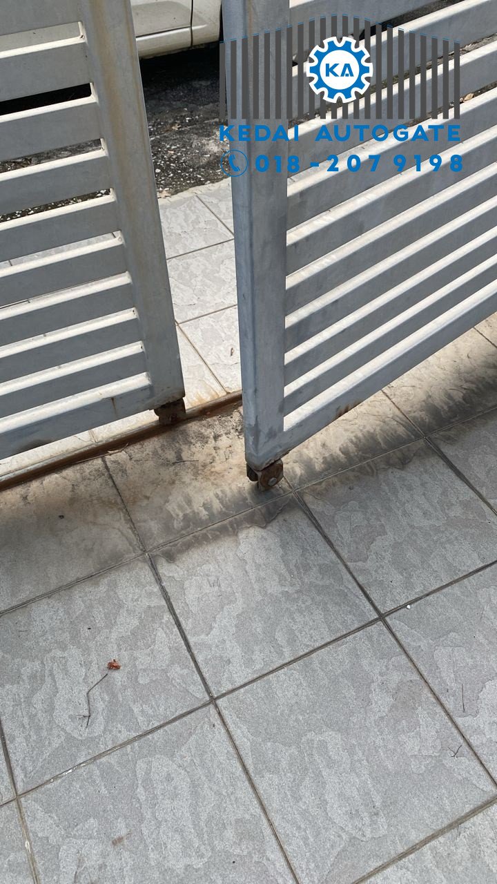 Repair Autogate Wheel Jump Off track Bukit Jalil